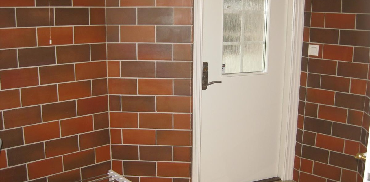 Entre med plass til kontorhjørne