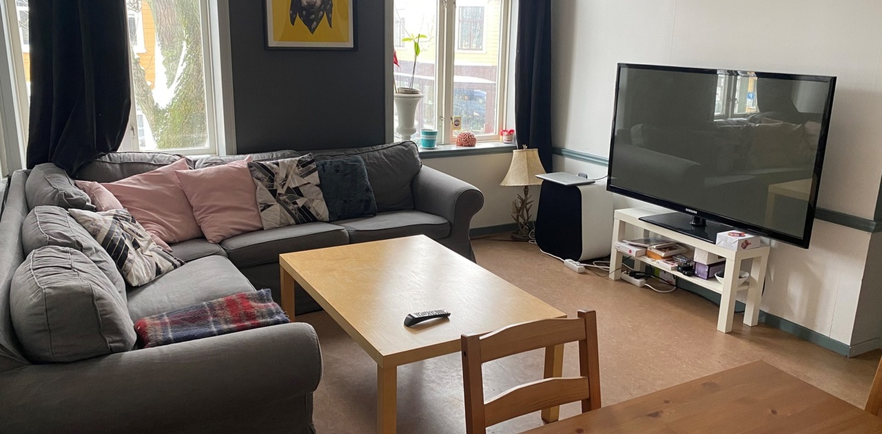 Møblene tilhører nåværende leietakere men kan selges videre om det er interessant