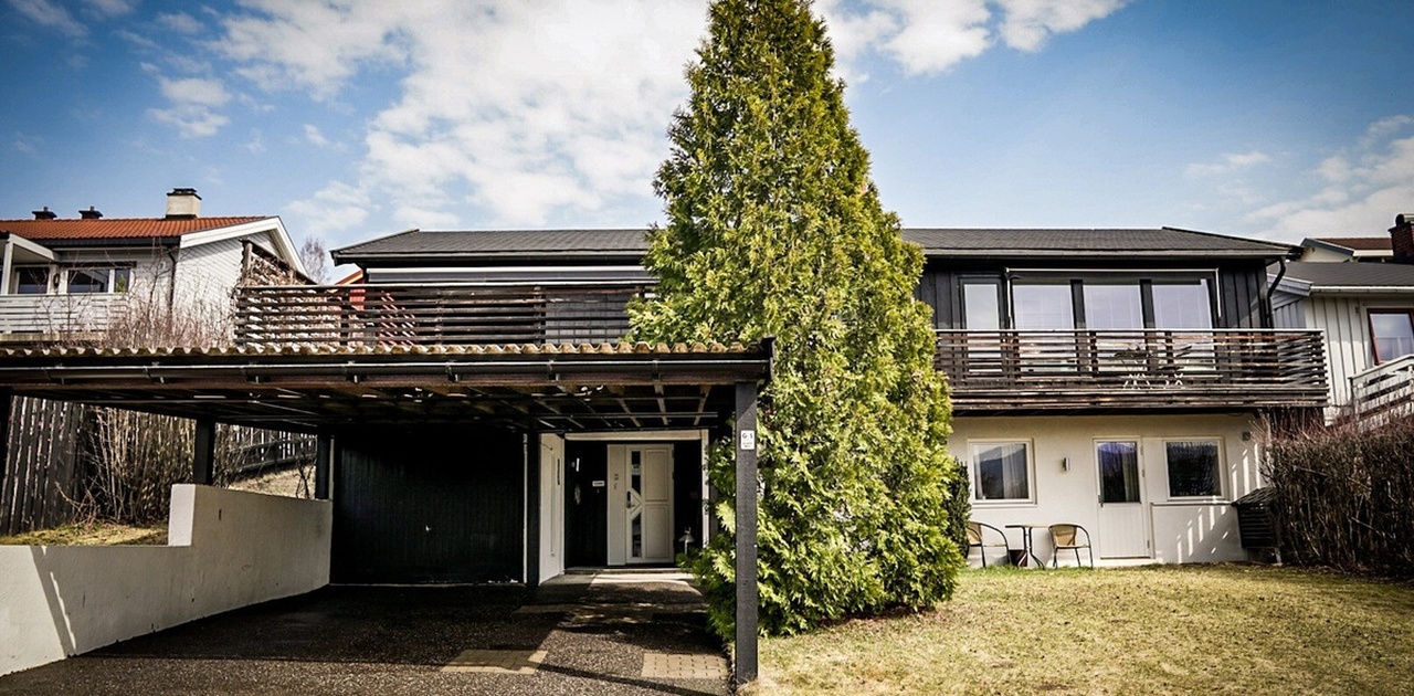 Hyggelig hus med stor hage sentralt i Lillehammer.