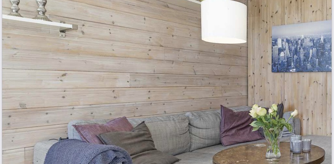 Sofaområde, før nytt gulv