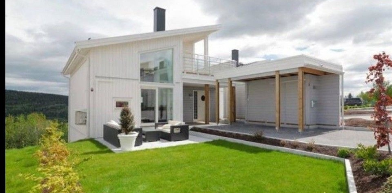 Takterasse, hage og parkeringsplasser