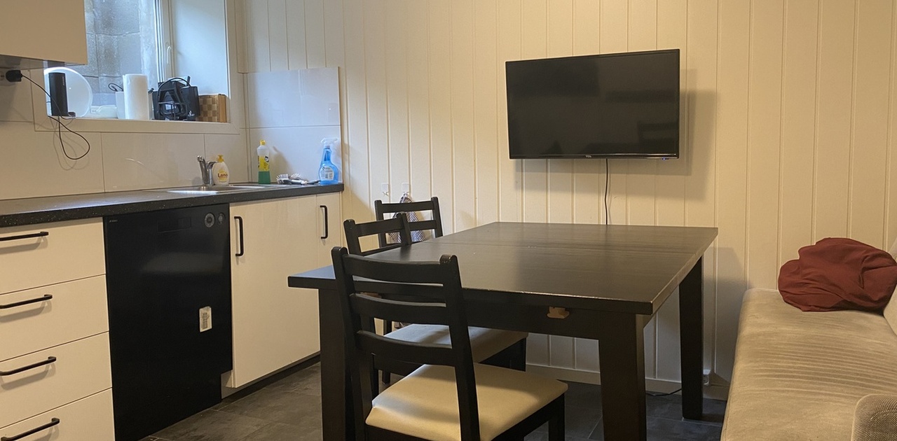 Sittegruppe på kjøkken medfølger