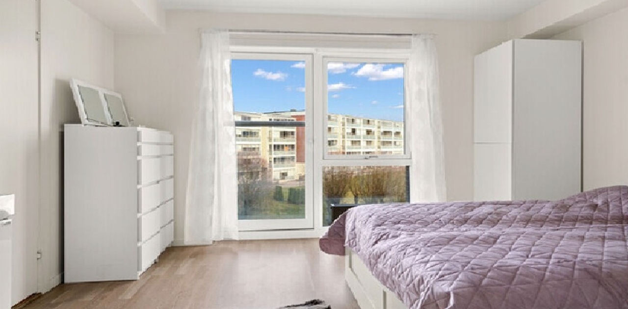 Gulv til tak vindu (fransk balkong), mye lysinnslipp