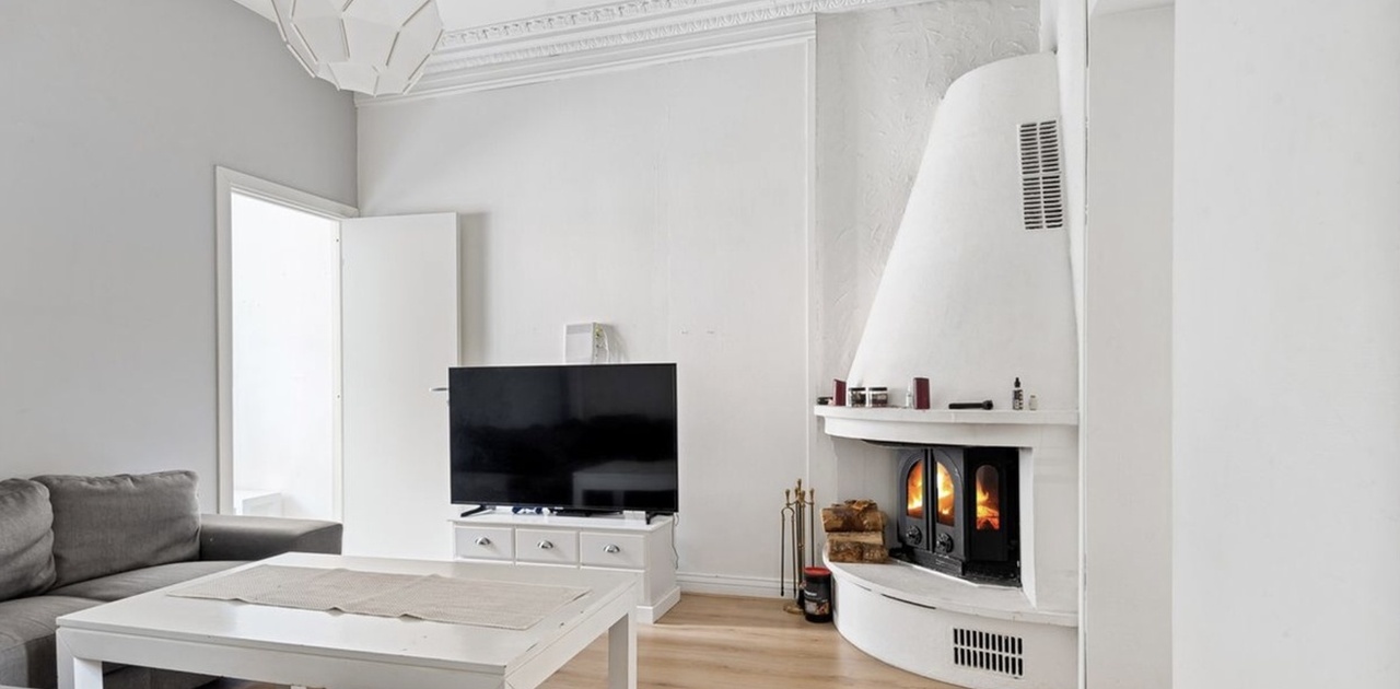 Felles stue med peis