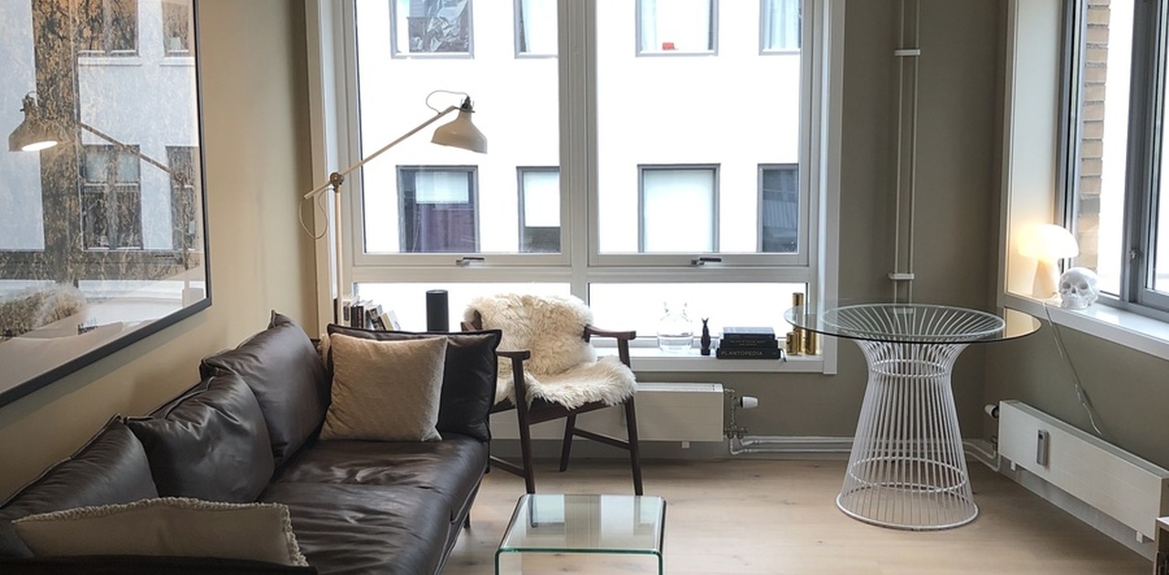 Stue sett fra kjøkken