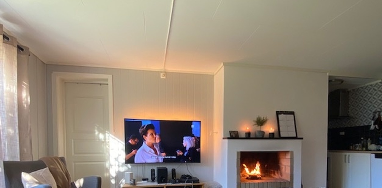 Stue med utgang til hage/uteplass