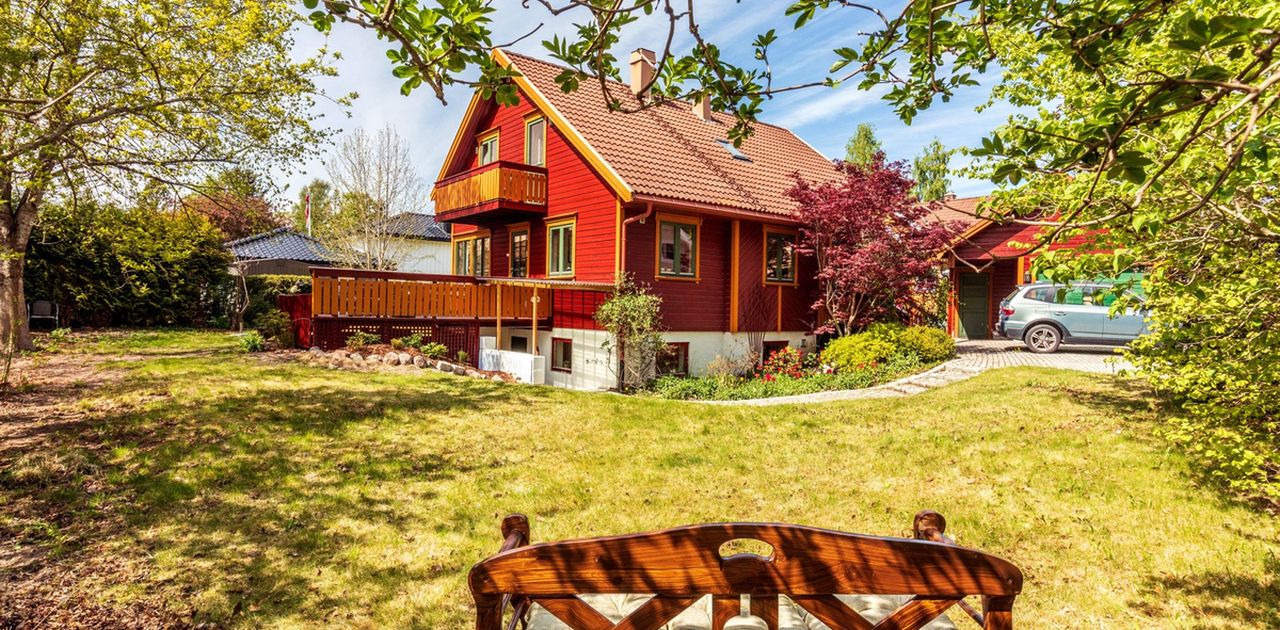 Hele eneboligen med hage
