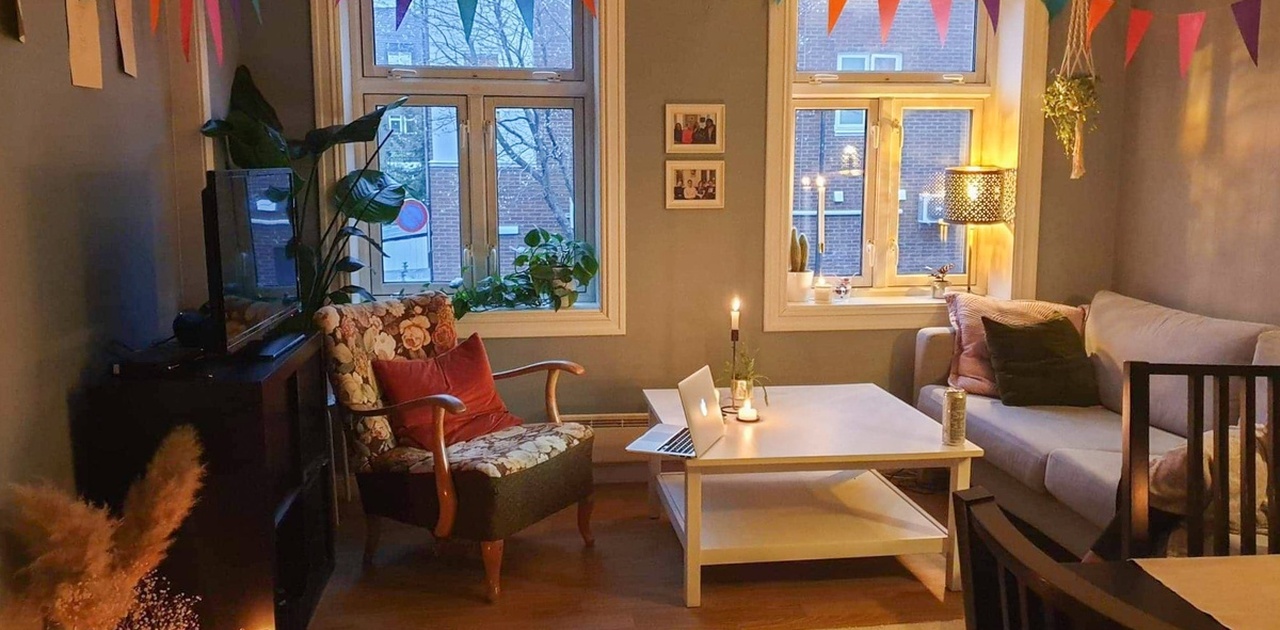 Stua er på ca. 12 kvadratmeter.
