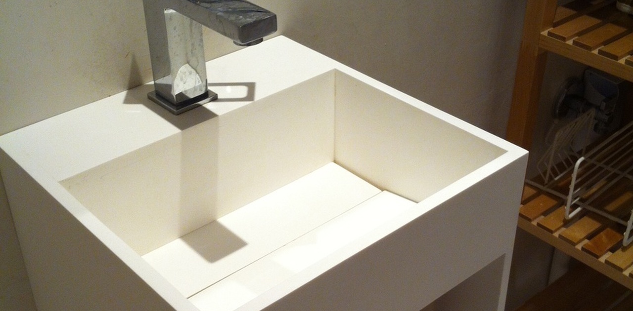 designvask i Corian på bad i 4. etasje