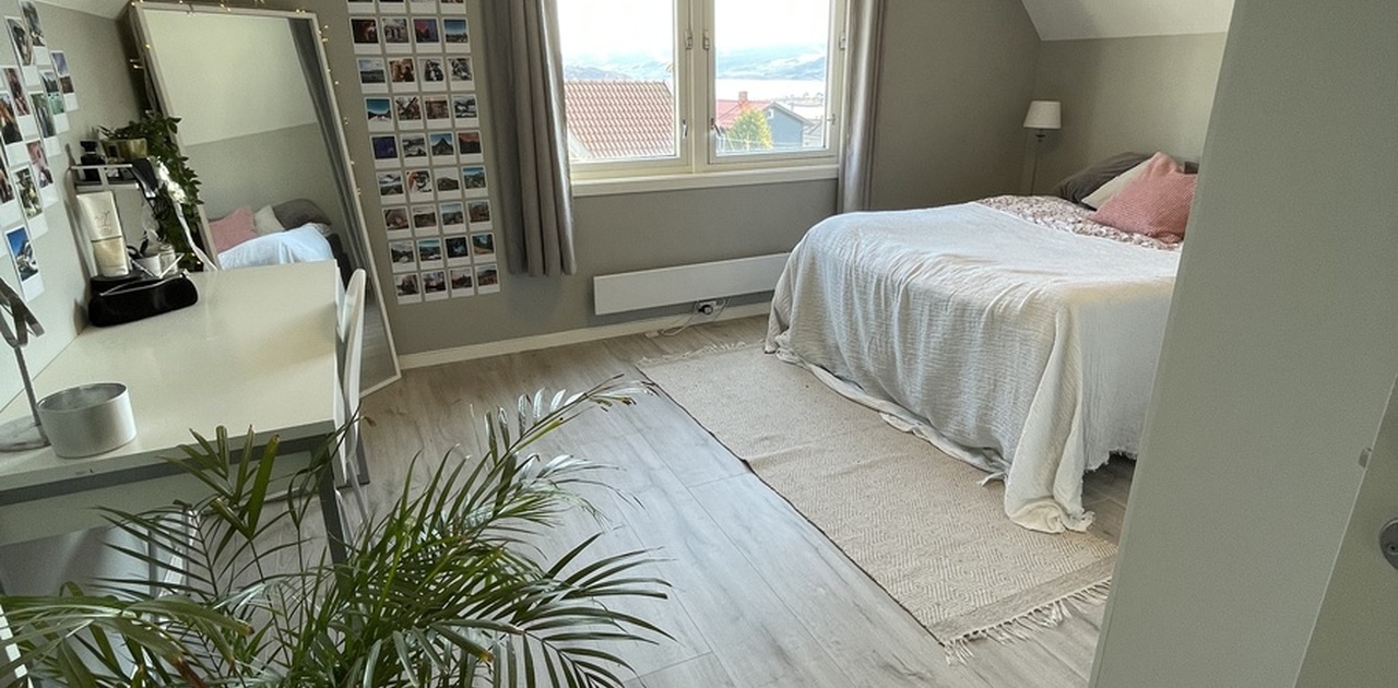 Hybel 4 -Ledig 1 juni - Stor hybel med fin utsikt.