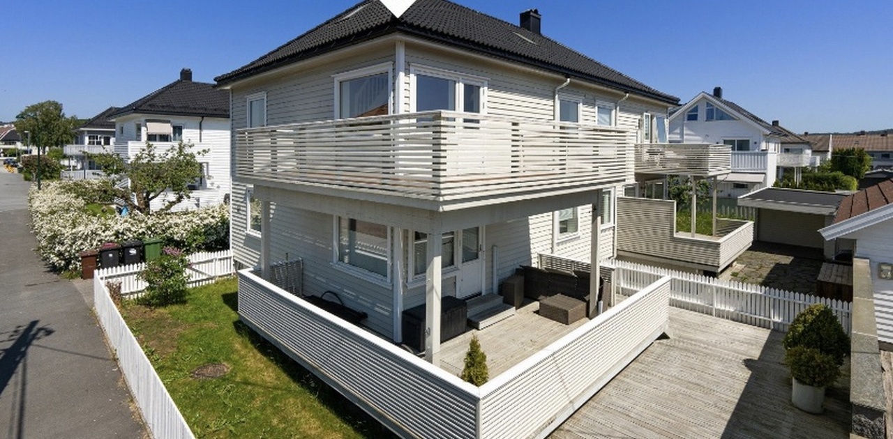 Her er leiligheten fra utsiden