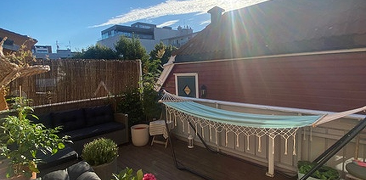 Romslig terrasse