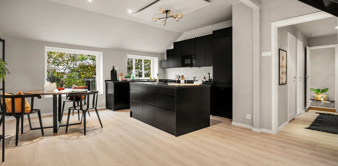 Nyoppusset stue og kjøkken. Pusset opp 2022. 40 kvm