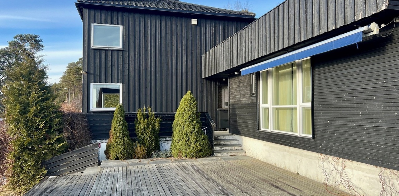 Entre og privat terrasse