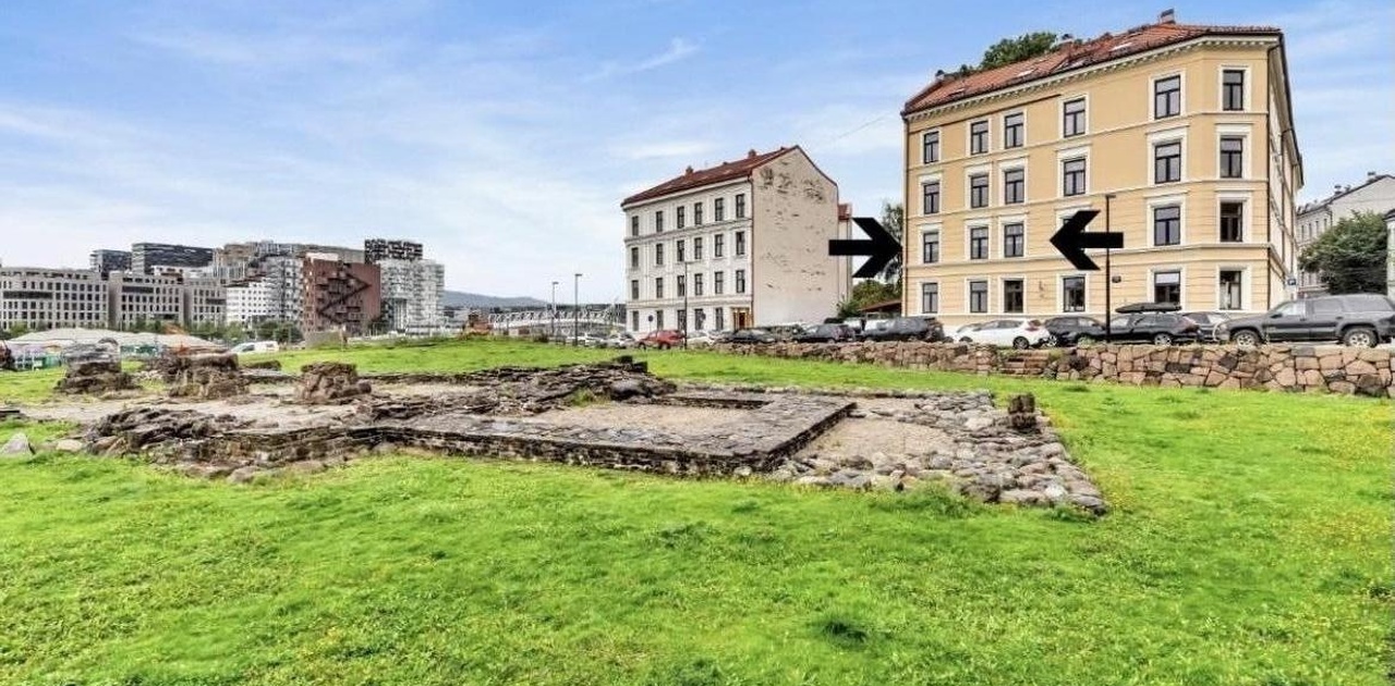 Leil fra utsiden, ligger rett ved Middelalderparken