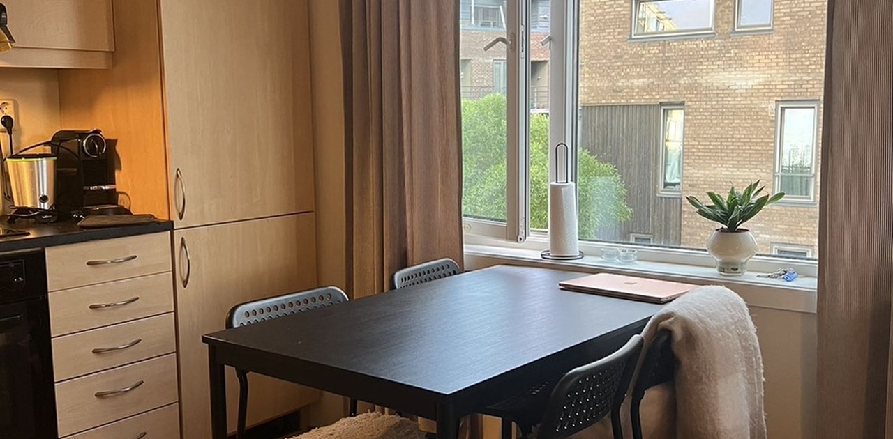 spiseplass i kjøkken
