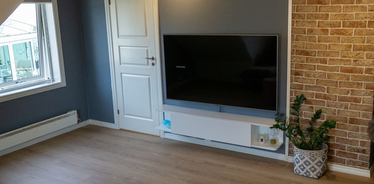 65’ Samsung smart tv