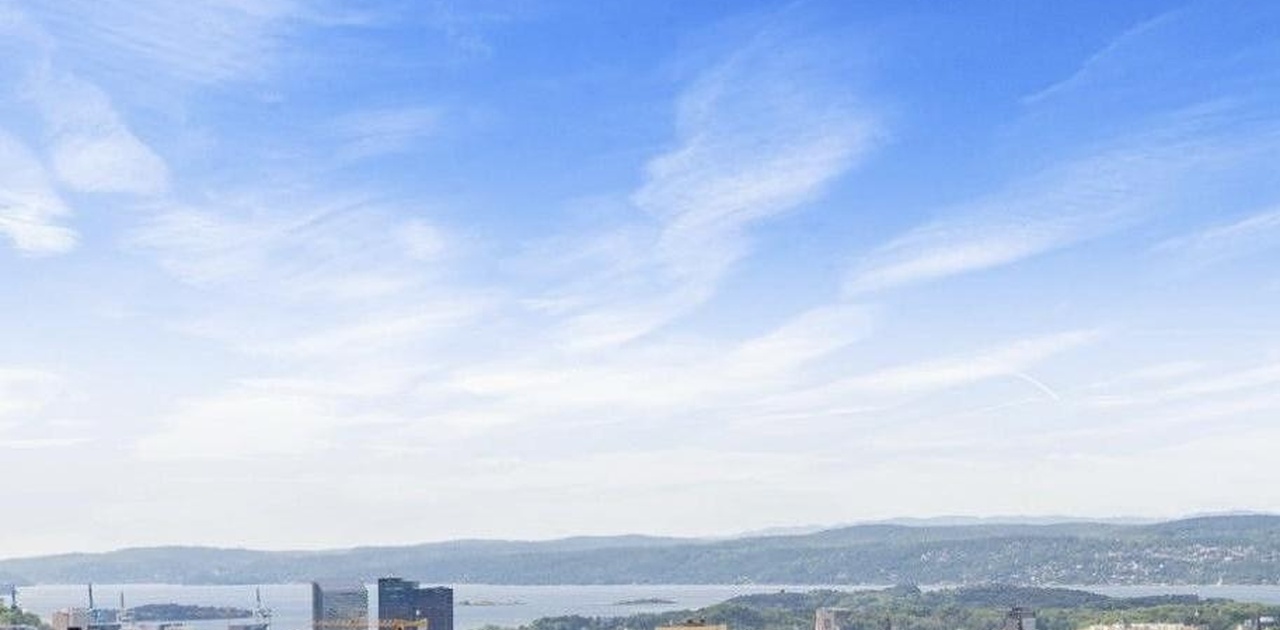 Fantastisk utsikt over «hele» Oslo og Oslofjorden.