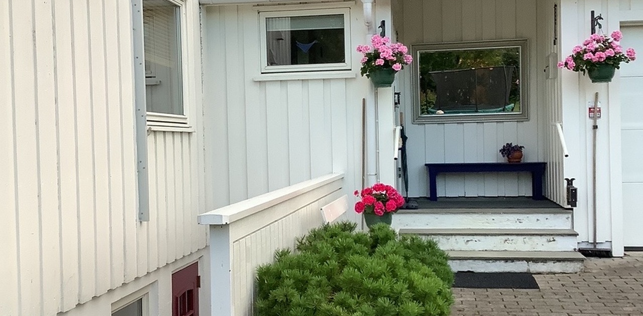 Inngang ned til hyblene