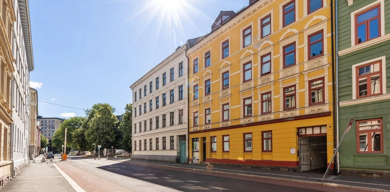 Nyoppusset 4-roms i tredje etasje leies ut fra 1. april 2025.