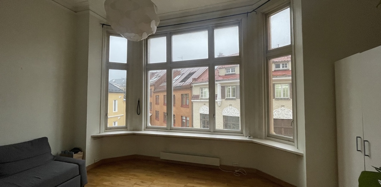 Stort vindu / oppholdsrom