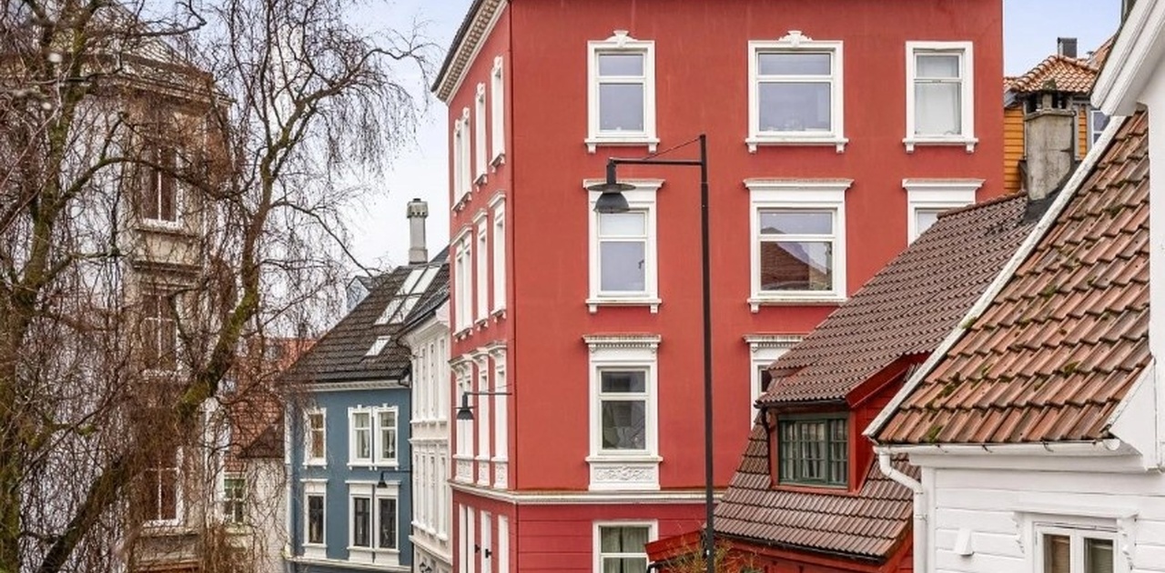 Klassisk bygård midt i smørøyet