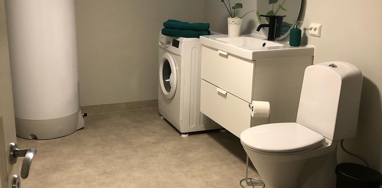 Stort og godt bad med varmekabler