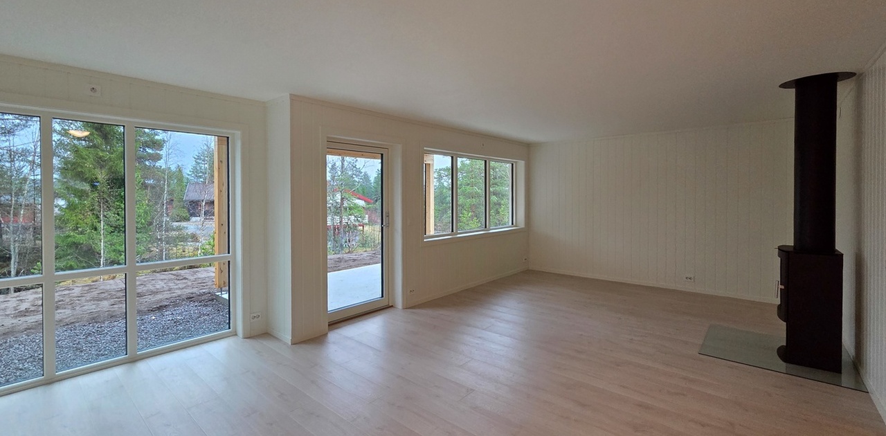 Stue med veradadør ut