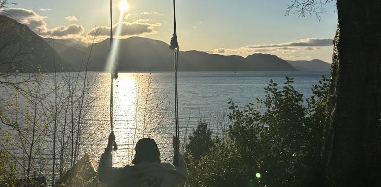 Koseleg uteområde med nydeleg utsikt