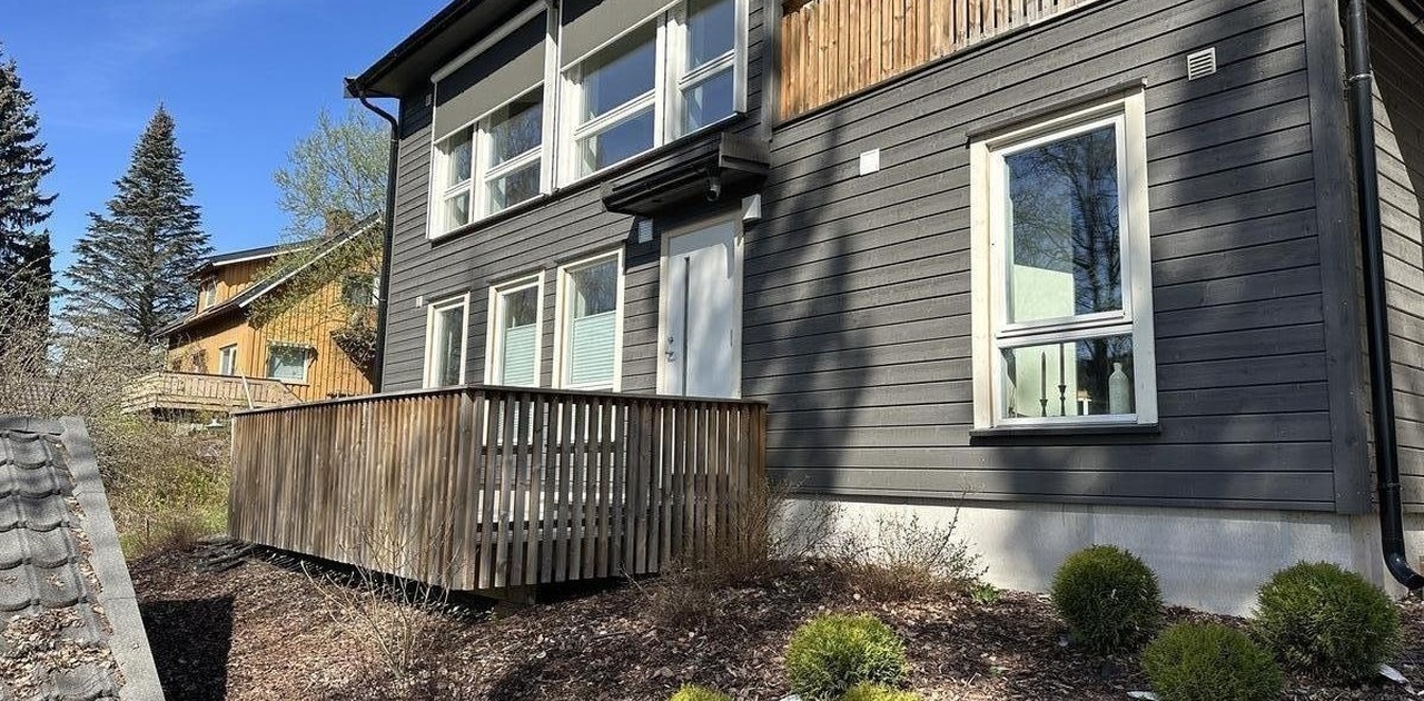 Inngang med terrasse