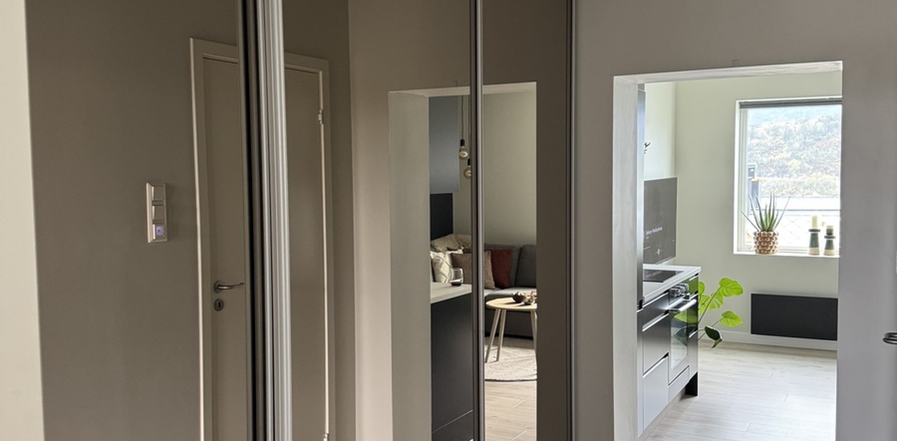 Gang med mye garderobe