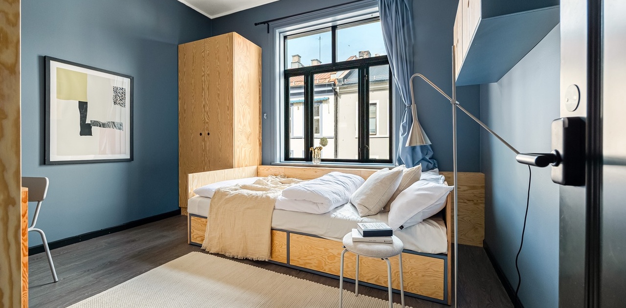 Soverom med lekkert interiørdesign