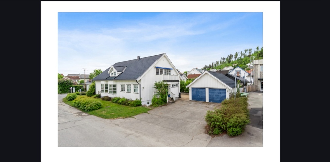 Eget inngangsparti på framside av hus.
