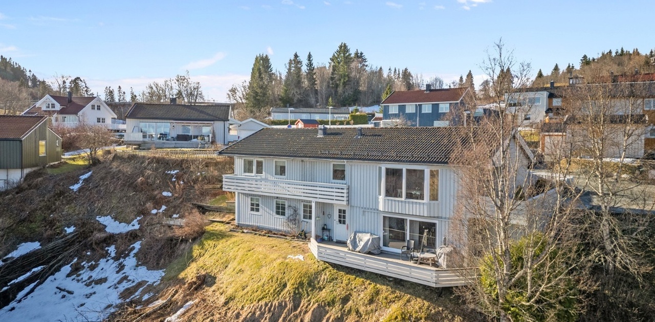 Første etasje av boligen leies ut.