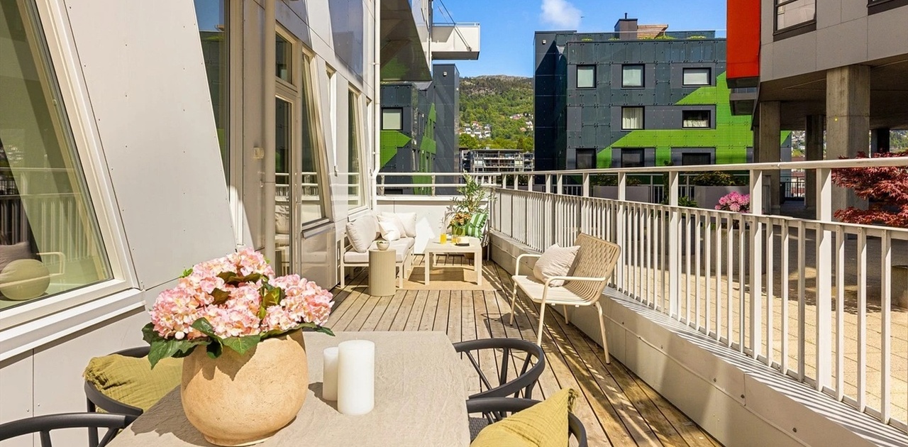 Stor terrasse