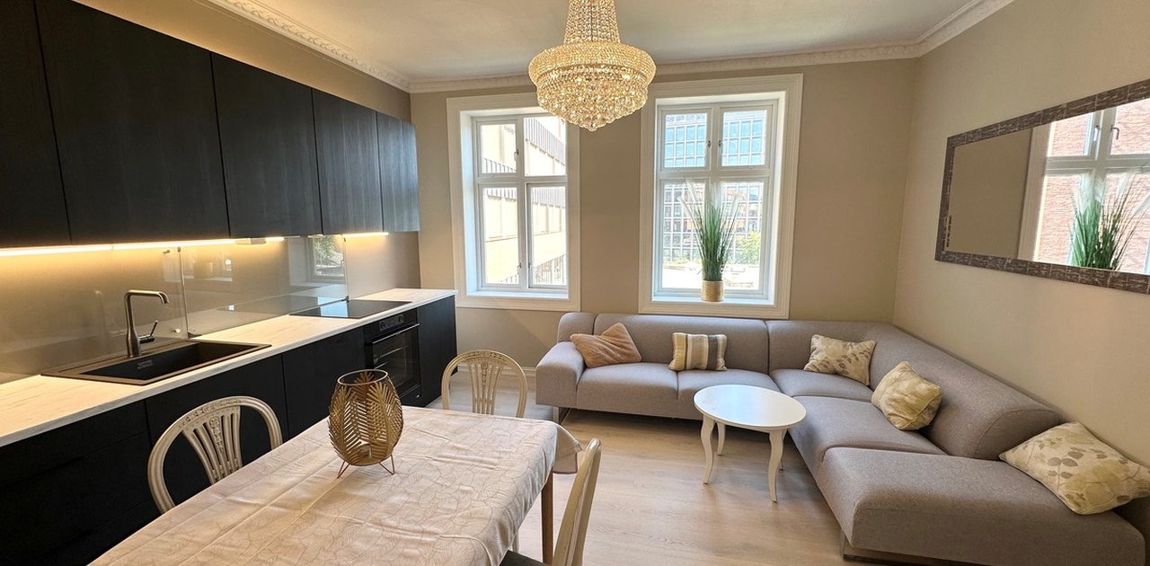 Rosett i taket, stor Bolia sofa