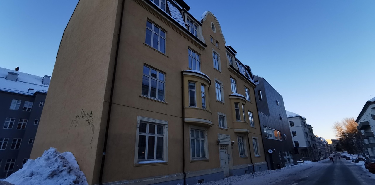 Bygningen / The building