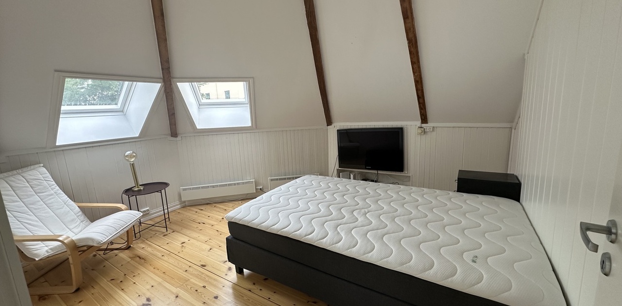 Ledig rom 11 m2, 6800kr seng 120cm