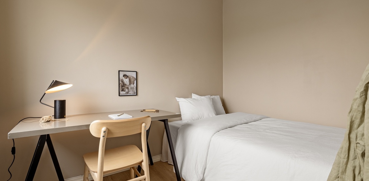 Rommet som leies ut (3m x 2m). Klesskap medfølger rommet (50cm * 60cm). Det vil være god plass til 120cm seng.