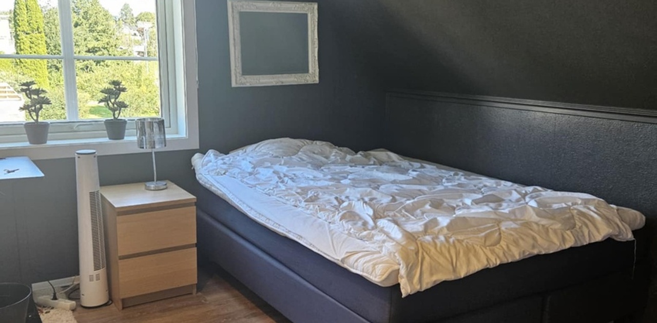 Sengen på bildet er 150 x 200.