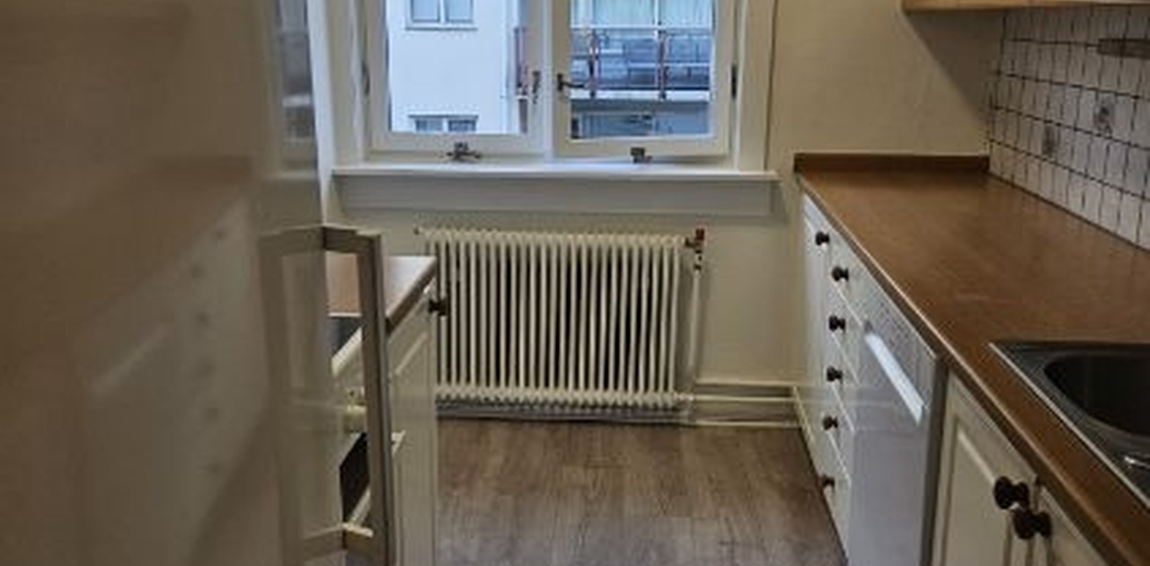 Kjøkken med plass til spisebord
