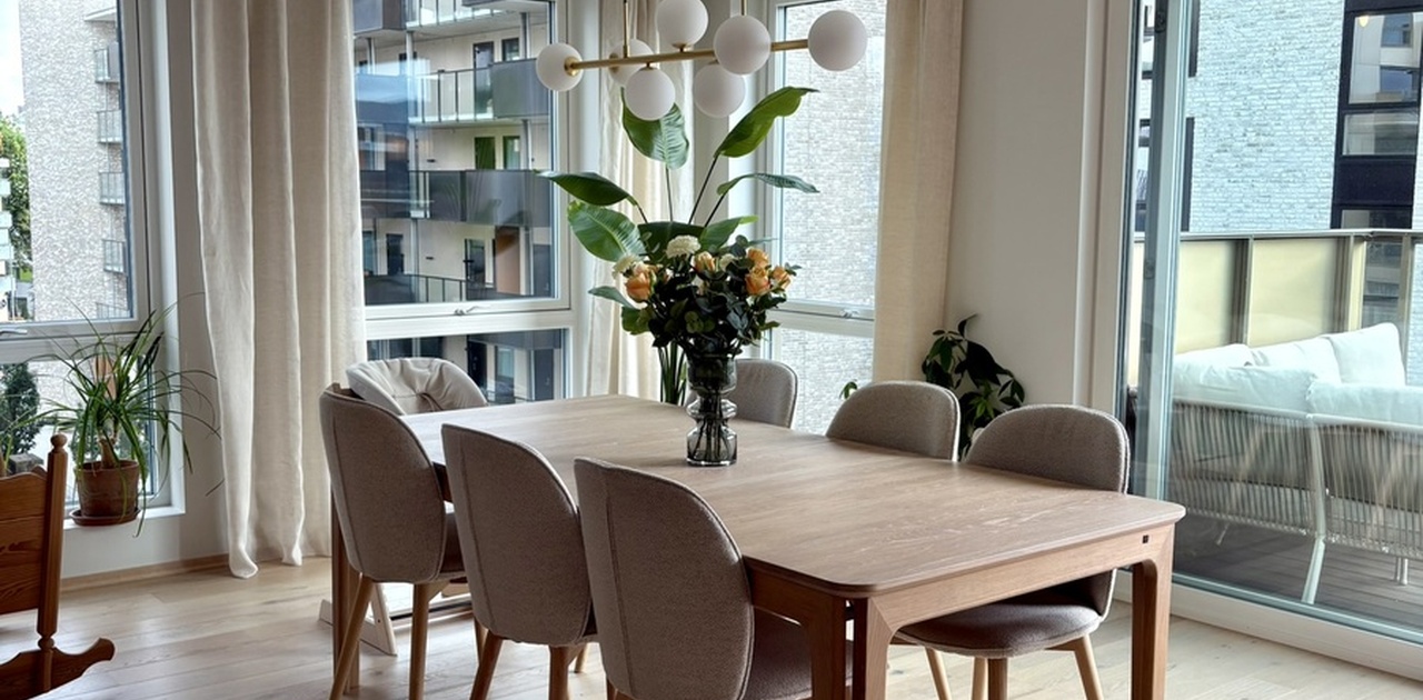 Spisesalong med plass til 6 personer