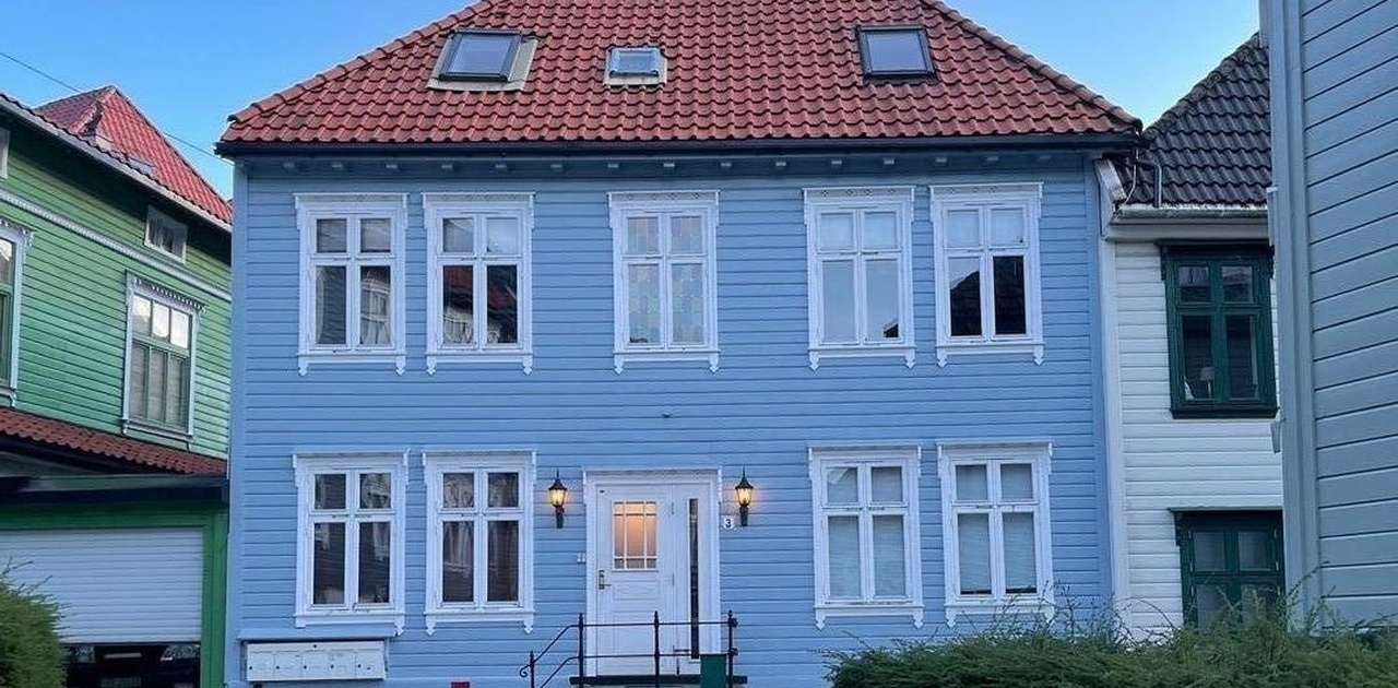 Sjarmerende trehus i rolige Ladegården – nærme alt