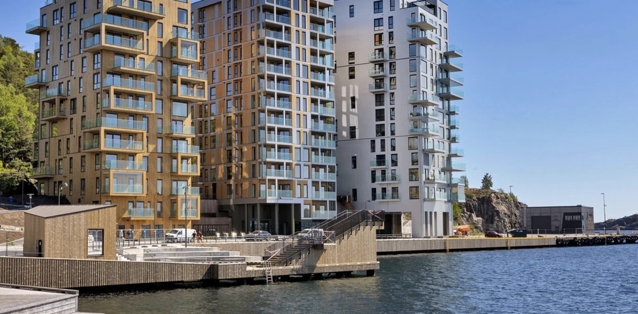 3 Søstre med badeplass rett utenfor leiligheten.