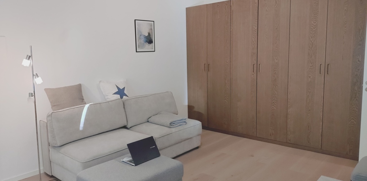Nyere sovesofa fra Bohus. 6 stk høyskap for oppbevaring.