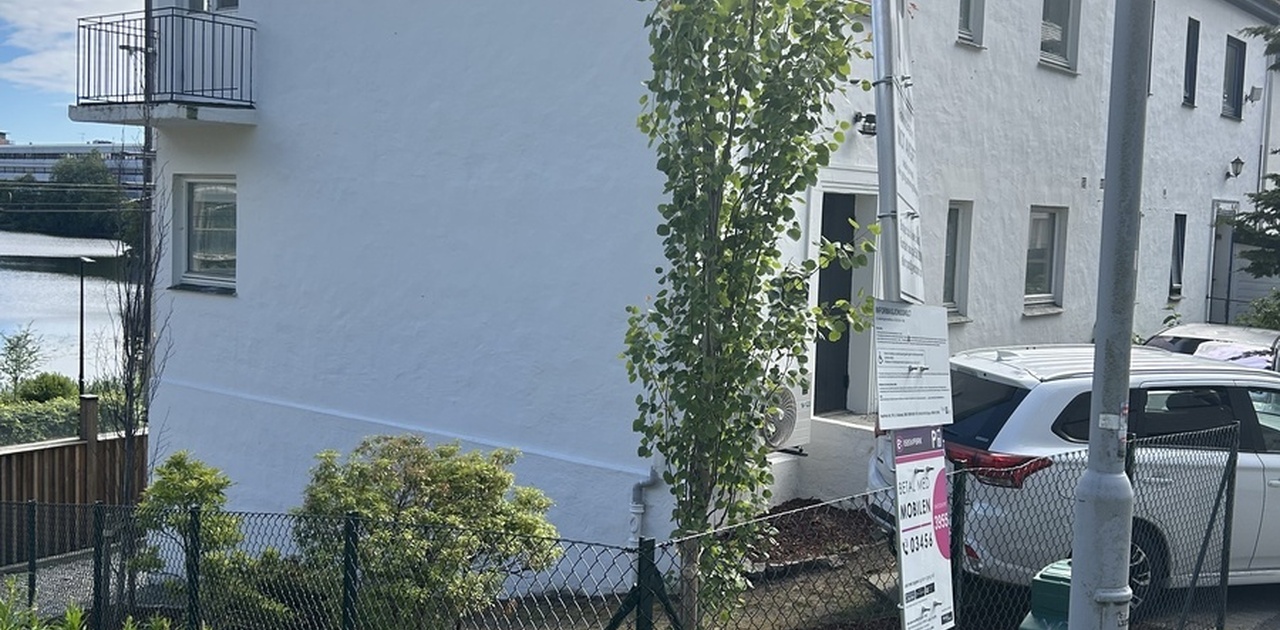 Utsiden, inngang i 2. etasje