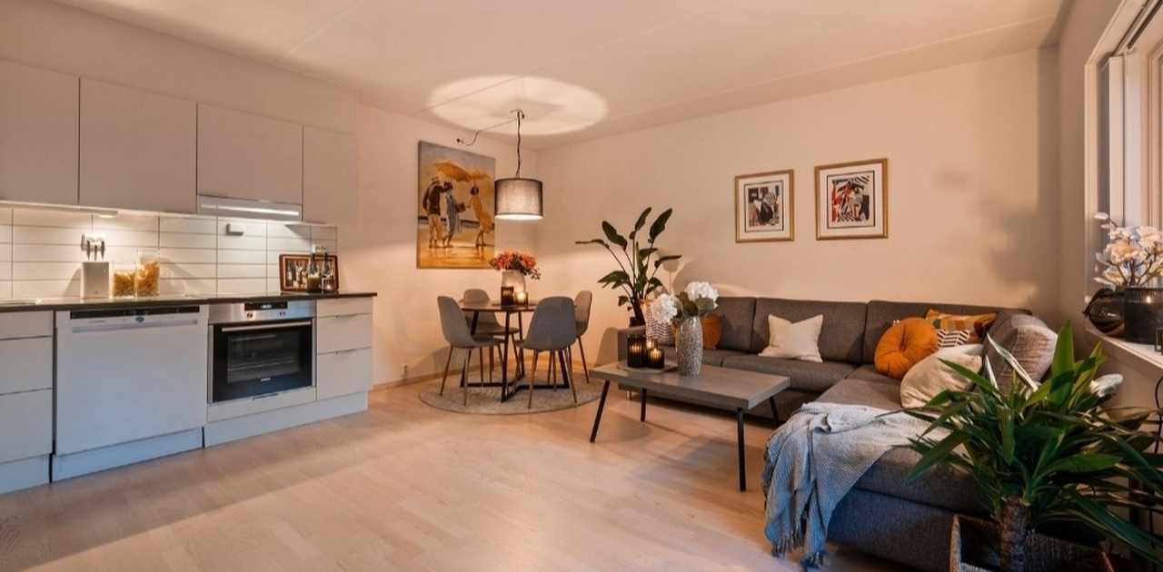 Stua med åpen kjøkken