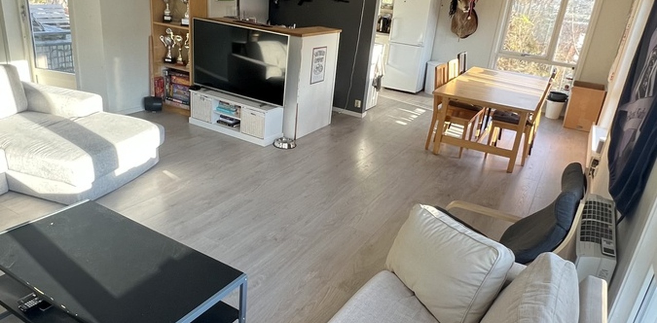 Stort fellesareal med spiseområde