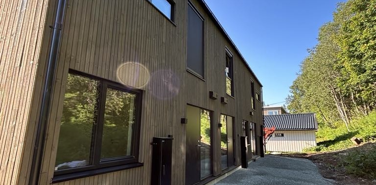 Inngangspartiet. Her vil det bli bygd en platting foran inngangspartiet