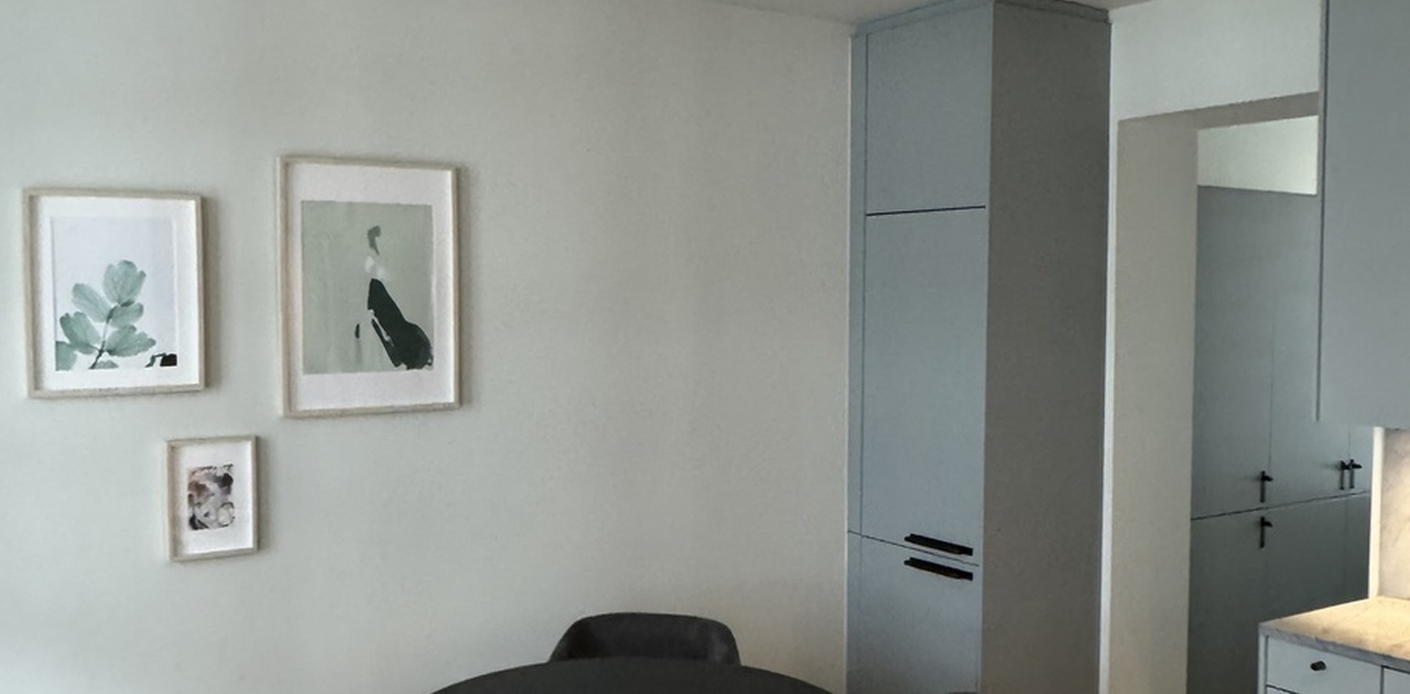 Spisegruppe i leiligheten i dag